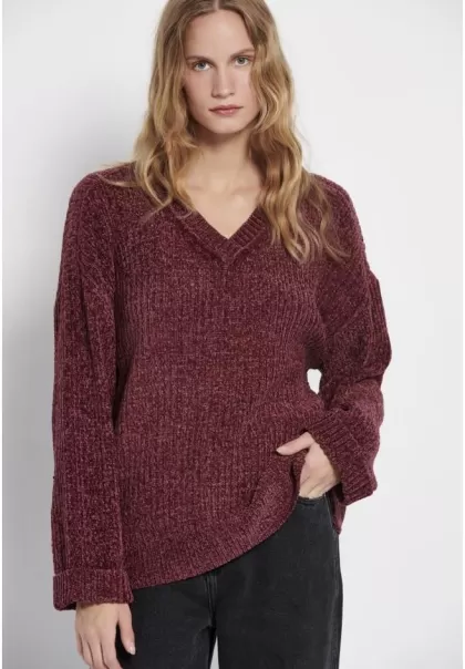 Discount Knitwear & Cardigans Funky-Buddha Women's Relaxed Fit V-Neck Chenille Sweater Ruby Wine
